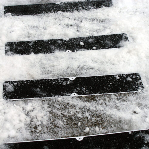 H3409-115mm-x-635mm-Bolt-Down-Anti-Slip-Plate-Providing-a-Safe-Walkway-in-Snow-5.jpg