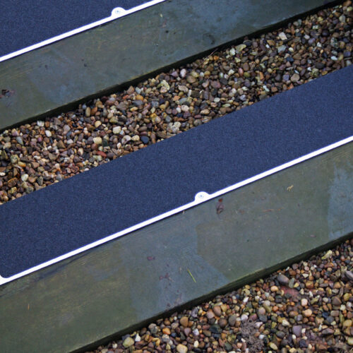 H3409-120mm-x-45mm-x-635mm-L-Shape-Bolt-Down-Anti-Slip-Plate-Applied-to-Stairs-4.jpg