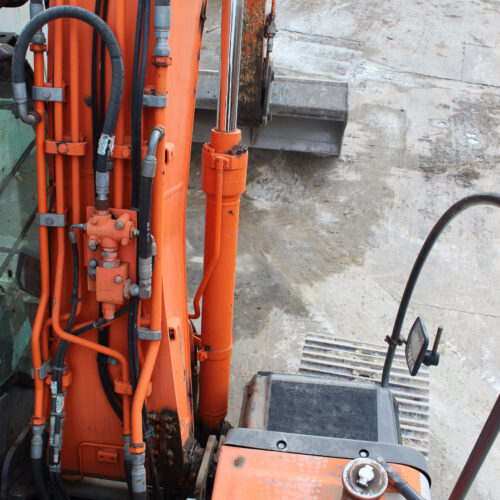 H3401-Black-Safety-Grip-on-Digger-Steps-33-1.jpg