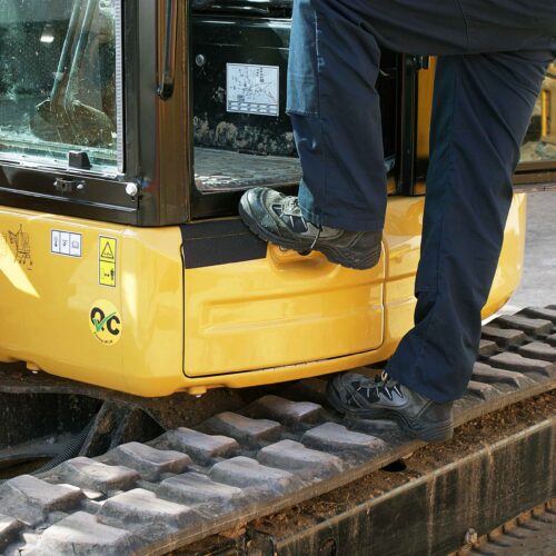 H3401N-Black-Standard-Safety-Grip-Applied-to-a-Digger-16.jpg