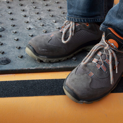 H3401N-Black-Standard-Safety-Grip-Applied-to-a-Digger-17.jpg