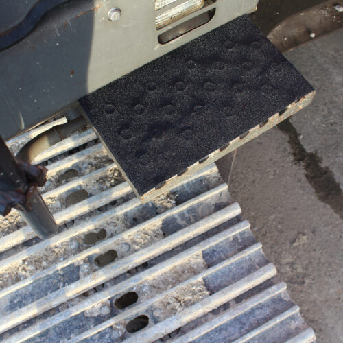 H3406-Black-Conformable-Safety-Grip-on-Digger-Steps-8-1.jpg