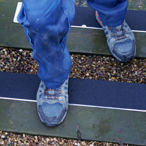 H3409-120mm-x-45mm-x-635mm-L-Shape-Bolt-Down-Anti-Slip-Plate-Applied-to-Stairs-2.jpg