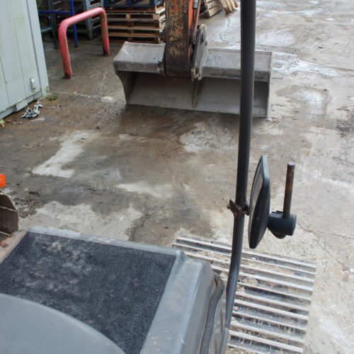 H3401-Black-Safety-Grip-on-Digger-Steps-36-1.jpg