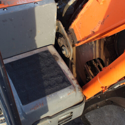 H3406-Black-Conformable-Safety-Grip-on-Digger-Steps-6-1.jpg